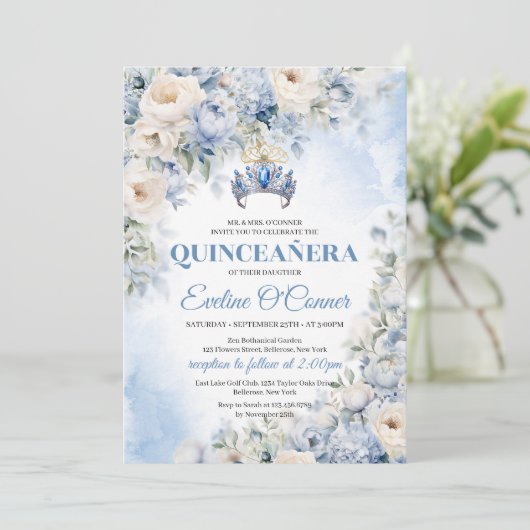 Dusty Blue & Ivoor Bloemen blauwe kroon Quinceañer Kaart (Staand voorkant)