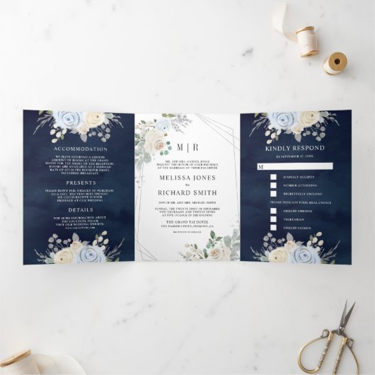 Dusty Blue Ivory Floral in één marinevrouw Drieluik Uitnodiging (Binnen)