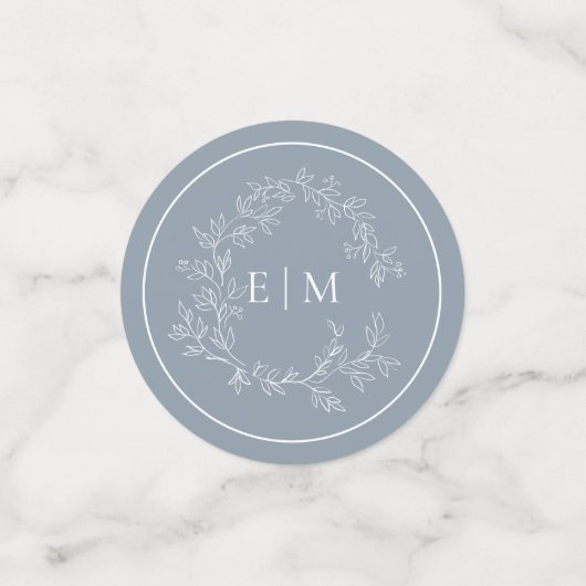 Dusty Blue Leafy Crest Monogram Weddenschap Confetti (Kleine voorkant)