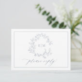 Dusty Blue Leafy Crest Monogram Weddenschap RSVP-k RSVP Kaartje (Staand voorkant)