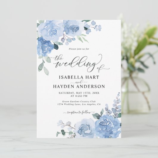 Dusty Blue Light in één QR Code Floral Wedding Kaart (Staand voorkant)