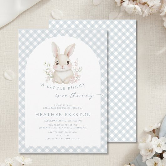 Dusty Blue Little Bunny Gingham Arch Baby Shower Kaart