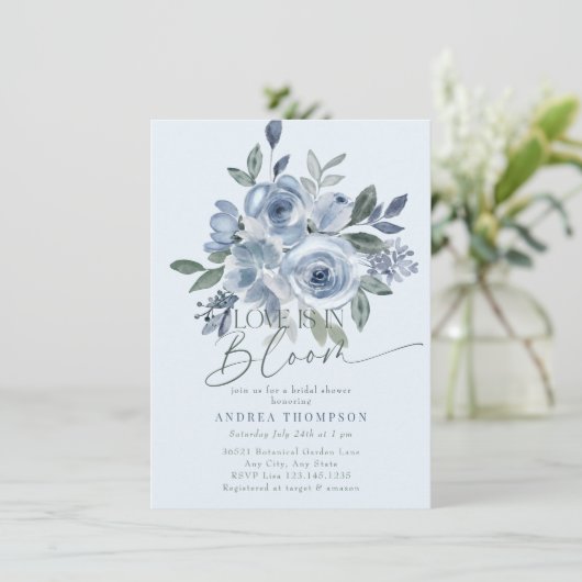 Dusty Blue Love in Bloom Bruids Douche Uitnodiging (Staand voorkant)