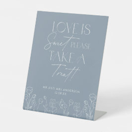 Dusty Blue Love is Sweet Alsjeblieft. Reclamebord Met Voetstuk