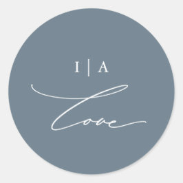 Dusty Blue Love Kalligrafie met Monogram Bruiloft Ronde Sticker