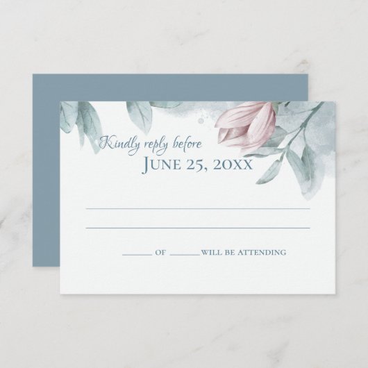 Dusty Blue Magnolias Elegant Wedding Response Kaart (Voorkant / Achterkant)