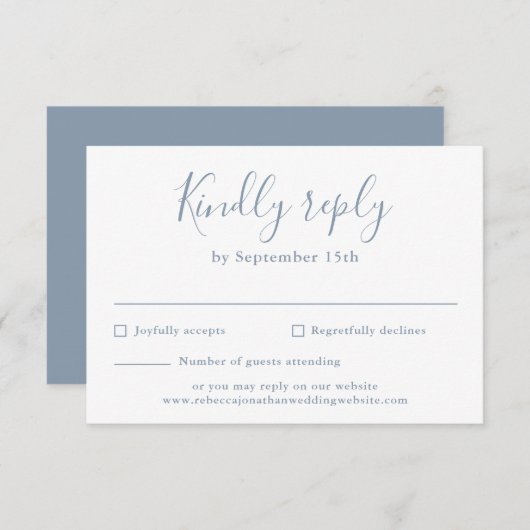Dusty Blue Minimal Script Wedding RSVP Kaart (Voorkant / Achterkant)