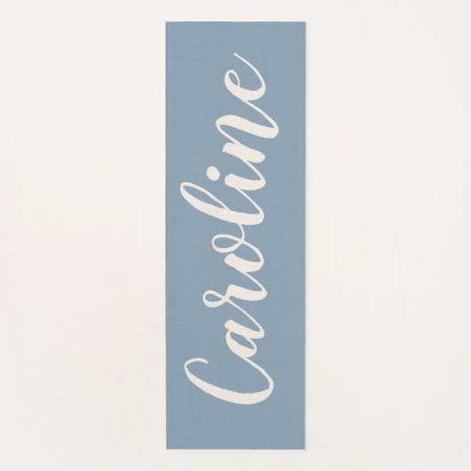 Dusty Blue Minimalist Calligraphy Personalized Yogamat (Voorkant)