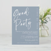 Dusty Blue Minimalist Script Graduation Party Kaart (Staand voorkant)