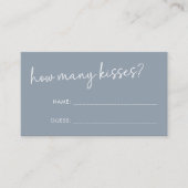 Dusty Blue Minimalist Script Hoeveel Kussen Spel Informatiekaartje (Voorkant)