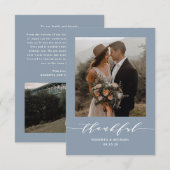 Dusty Blue Minimalist Thankful Script Wedding Bedankkaart (Voorkant / Achterkant)