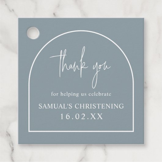 Dusty Blue Modern Arch Minimalist Christening Bedankjes Labels (Voorkant)