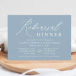 Dusty Blue Modern Rehearsal Dinner Invitation Kaart<br><div class="desc">De Blauwe Minimale Inbeluitnodiging van de Rehearsal van de Stusty voegt douanetekst aan de rug toe om het even welke extra informatie te verstrekken nodig voor uw gasten.</div>