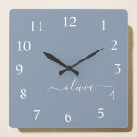 Dusty Blue Modern Script Elegant Monogram Naam Vierkante Klok<br><div class="desc">Dusty Blue Script Monogram Name Clock. Dit maakt de perfecte liefhebbende 16 verjaardag,  bruiloft,  bruidsdouche,  verjaardagsdag,  babydouche of bachelorette cadeau voor iemand die van glam luxe en chic-stijlen houdt.</div>