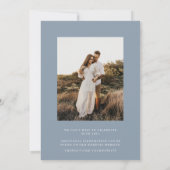 Dusty Blue Moderne Elegante Trouwfoto Save The Date (Achterkant)