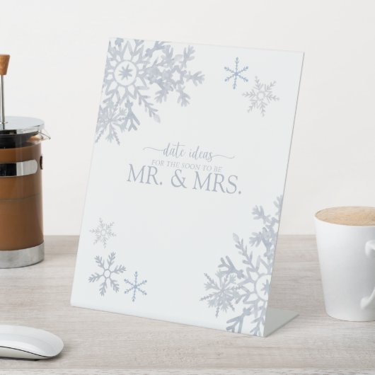 Dusty Blue Moderne Sneeuwvlok Winter Datum Ideeën Reclamebord Met Voetstuk (Insitu)