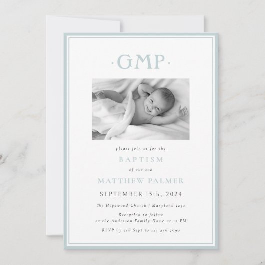 Dusty Blue Monogram Boy Baby Doop Aankondiging (Voorkant)