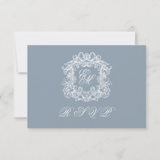 Dusty Blue Monogram Crest Elegant Wedding RSVP Kaartje (Voorkant)