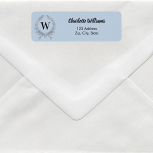 Dusty blue monogram initiaal krans retour adres etiket