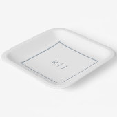 Dusty Blue Monogram Initialen Eenvoudige bruiloft Papieren Bordje (Gebogen)