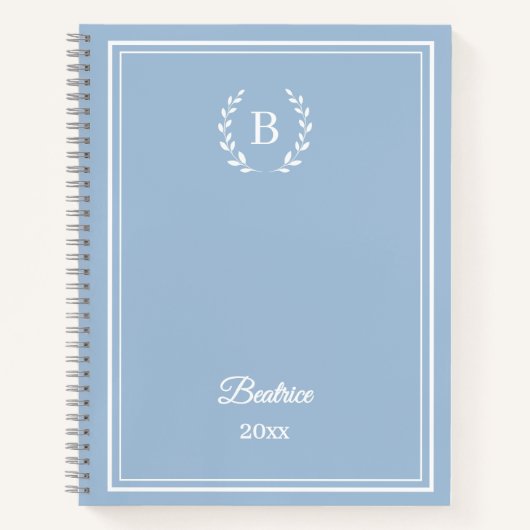 Dusty blue Monogram Personalized Quiet Luxury Notitieboek (Voorkant)