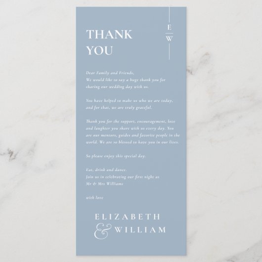 Dusty Blue Monogram Wedding Bedankt Place Card Menu (Voorkant)