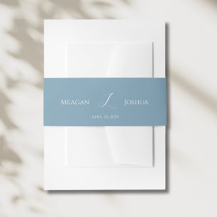 Dusty Blue Monogram Wedding Belly Band Uitnodigingen Wikkel
