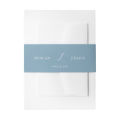 Dusty Blue Monogram Wedding Belly Band Uitnodigingen Wikkel (Voorkant Voorbeeld)
