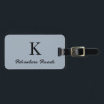Dusty Blue Monograms Adventure wacht op een gesche Bagagelabel<br><div class="desc">Monogrammed initialen met aangepaste tekst "Adventure Awaits" en ook persoonlijke gegevens zoals naam,  adres,  telefoonnummer en e-mail die u allemaal kunt bewerken. Ontworpen met een populaire stoffige blauwe achtergrond,  kunt u de kleur wijzigen als u dat wenst.</div>
