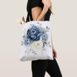Dusty Blue Navy Champagne Ivory Floral Wedding Tote Bag<br><div class="desc">Stusty blue floral bruiloft bridesmaid gift bag met elegante bouquet van blauw,  koninklijk blauw,  wit,  goud,  champagne-ivoor,  zwart roos,  ranunculus flower buds,  groene eucalyptusbladeren en elegante waterverf bouquet. Neem contact met mij op voor hulp bij aanpassingen of als u een ander product nodig hebt met dit ontwerp.</div>