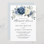 Dusty Blue Navy Champagne Ivory Rehearsal Dinner Kaart<br><div class="desc">Dusty blue floral rehearsal diner Uitnodiging met elegante bouquet van marineblauw,  koninklijk blauw,  wit,  goud,  champagne-ivoor,  zwart roos,  ranunculus flower buds en groene eucalyptusbladeren en elegante waterverf boquet. Neem contact met mij op voor hulp bij aanpassingen of als u een ander product nodig hebt met dit ontwerp.</div>