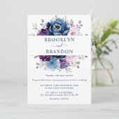 Dusty Blue Paars Navy Lila Blooms Wedding Invita Kaart (Staand voorkant)