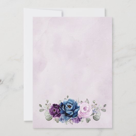 Dusty Blue Paars Navy Lila Blooms Wedding Invita Kaart (Achterkant)