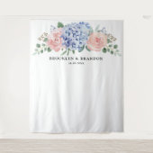 Dusty Blue Pastel Roze hortensia's bruiloft achter Wandkleed (Voorkant)
