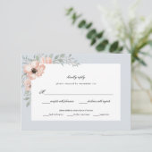 Dusty Blue Peach Flowers Waterverf Wedding RSVP Kaartje (Staand voorkant)