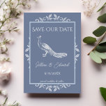Dusty Blue Peacock Flourish Save the Date Aankondiging<br><div class="desc">Pas een unieke trouwaankondiging aan met een Dusty Blue Peacock Flourish Save the Date. Het koninklijke ontwerp kenmerkt een elegante pauw die met bloei wordt bewogen. Extra sparen de datumaankondiging beschikbaar voor dit ontwerp in een verscheidenheid van kleuren.</div>