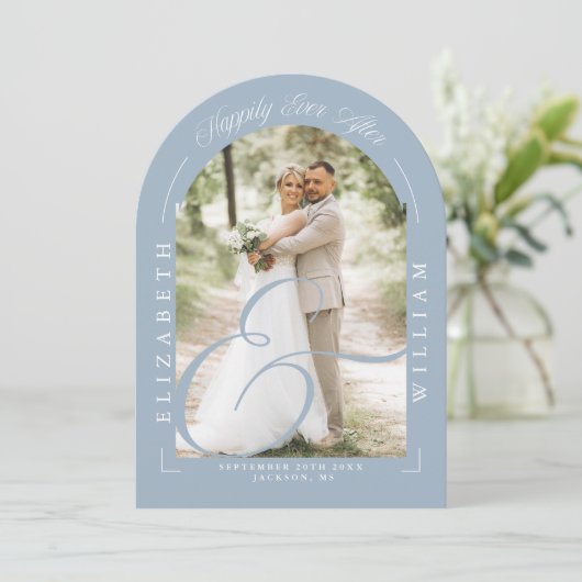 Dusty Blue Photo Arch Script Wedding Receptie Kaart (Staand voorkant)
