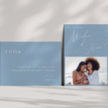 Dusty Blue Photo Matron of Honor proposal Kaart<br><div class="desc">Maak kennis met onze verbluffende, stoffige blauwe fotomatron van eer voorstelkaart, ideaal voor uw eenvoudige moderne boho Spring-viering. Ons elegante ontwerp omvat een levendig helder, pastelkleurpalet met een chic calligraphy script. Of u nu de voorkeur geeft aan een minimalistische of klassieke stijl, ons unieke bewerkbare product biedt luxe en elegantie,...</div>