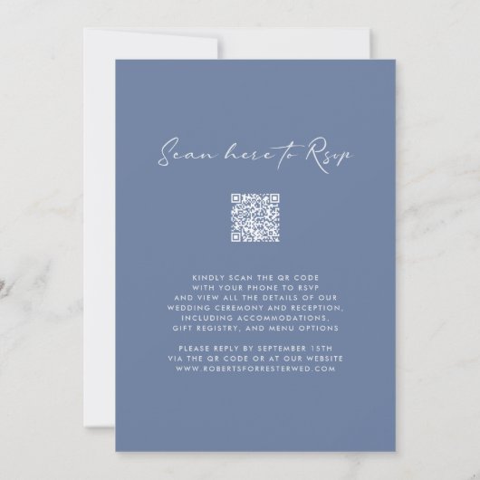 Dusty Blue QR Code RSVP Monogram Wreath Weddenscha Kaart (Achterkant)