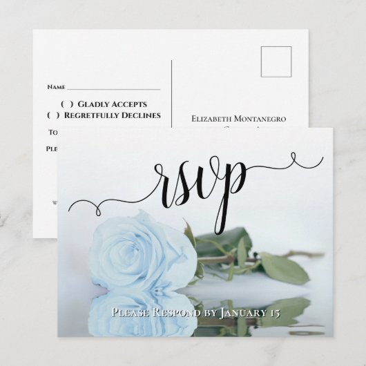 Dusty Blue Reflecting Roos Elegant Wedding RSVP Briefkaart (Voorkant / Achterkant)