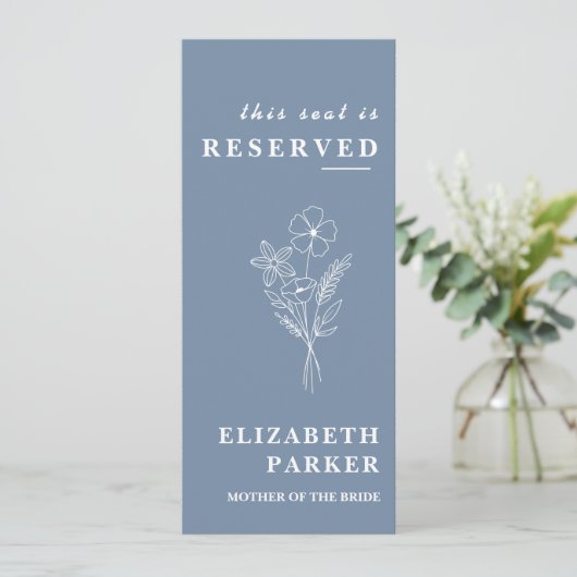 Dusty Blue Reserved Seating Wedding Label Kaart (Staand voorkant)