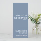 Dusty Blue Reserved Seating Wedding Label Kaart (Staand voorkant)