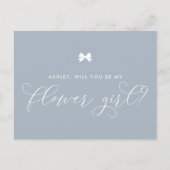 Dusty Blue Ribbon Bow wordt mijn Bloemenmeisje Briefkaart (Voorkant)