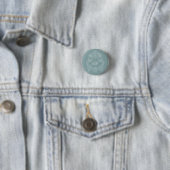 Dusty Blue Rococo Crest Monogram Ronde Button 3,2 Cm (In situ)