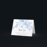 Dusty Blue Roos Floral 80th Birthday Bedankkaart<br><div class="desc">Een mooie en elegante bedankkaart speciaal ontworpen voor een 80e verjaardagsfeest. Het beschikt over een grote bloemenspray van stoffige blauwe rozen geneteld in blauwe bladeren. Twee regels zijn voorzien voor een aangepaste dank u en de naam van de verjaardagsvrouw.</div>