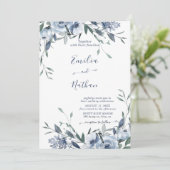 Dusty Blue Roos Floral Wedding Invitation Kaart (Staand voorkant)