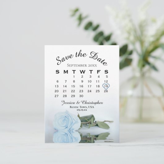 Dusty Blue Roos Wedding Calendar Save the Date Aankondigingskaart (Staand voorkant)
