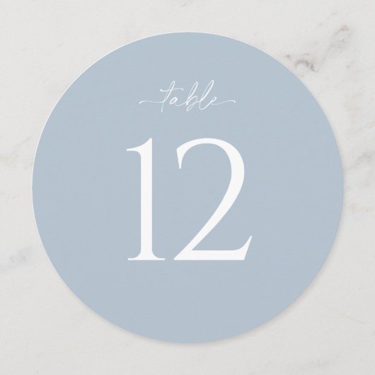 Dusty Blue Round Wedding Table Number Kaart (Achterkant)