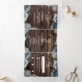 Dusty Blue Rustic Wood Drivoudig Wedding Programme Drieluik Uitnodiging (Binnen)