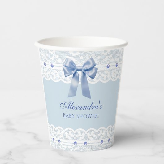 Dusty Blue Satin Bow Regency Lace Baby shower Papieren Bekers (Voorkant)
